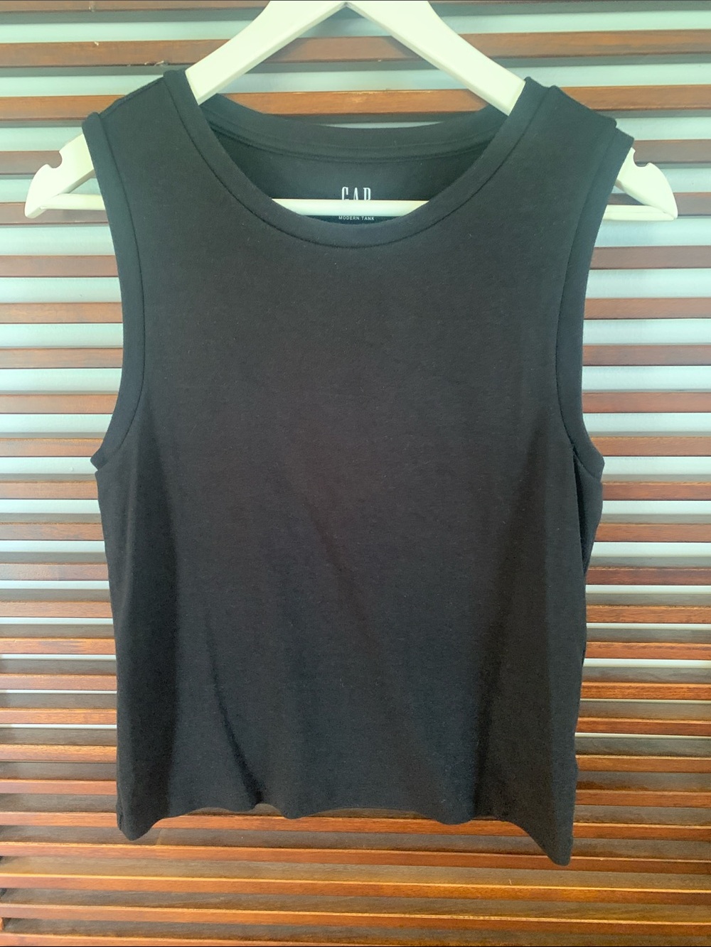🎉NEW LISTING!🎉Gap Sleeveless Tee